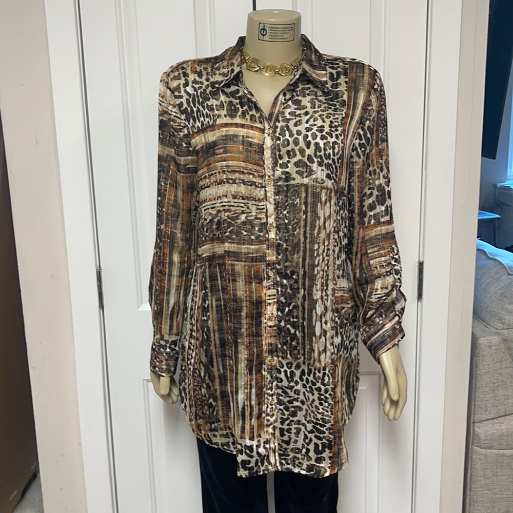 Long sleeve Cheetah print tunic top with gold buttons.